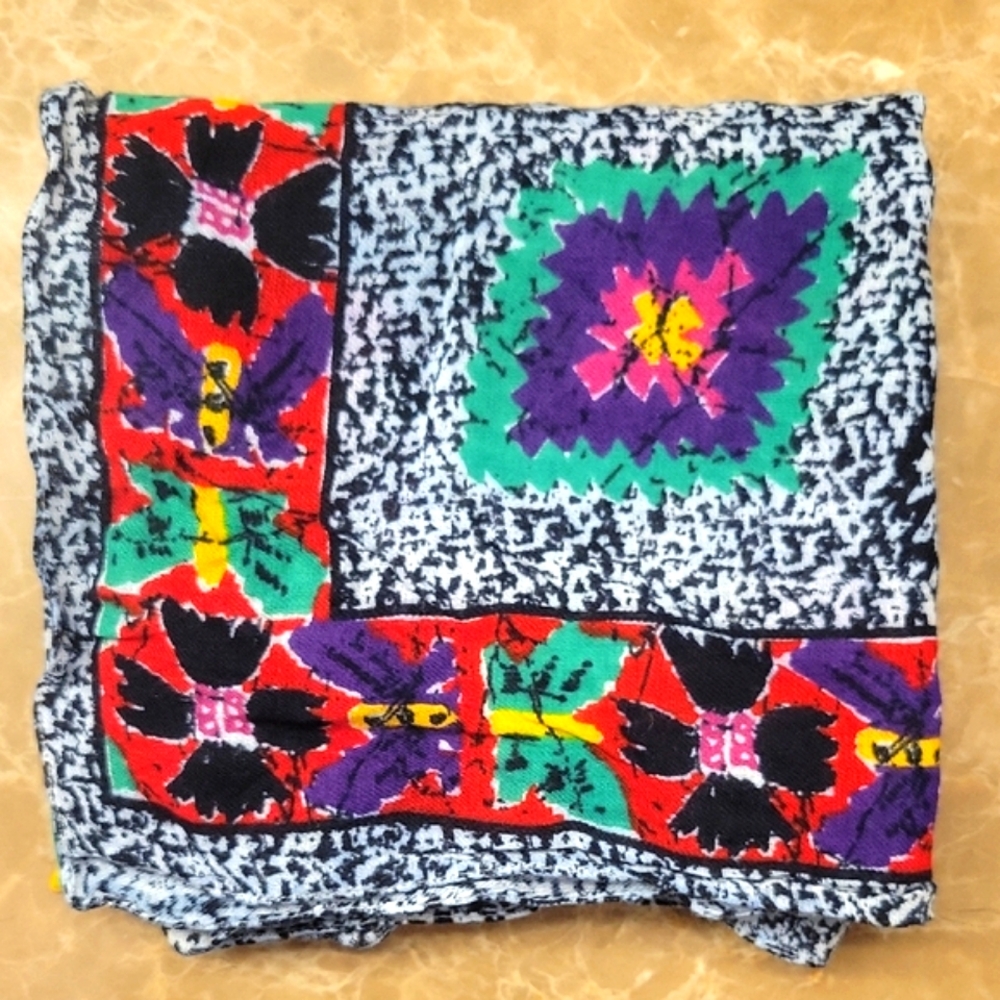 Colorful Geometric Patterned Scarf - Picture 6 of 6
